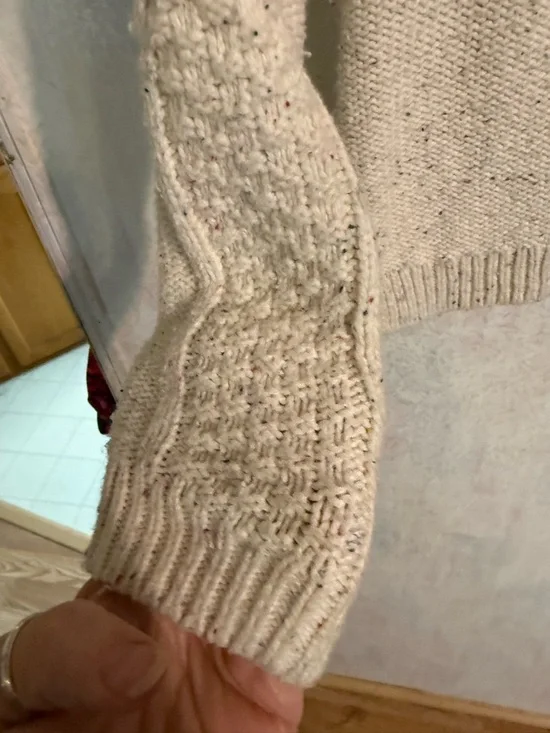 Hollister Cream Cable-Knit Crewneck Sweater, Cozy, Layering Piece Sz Medium - Picture 6 of 9